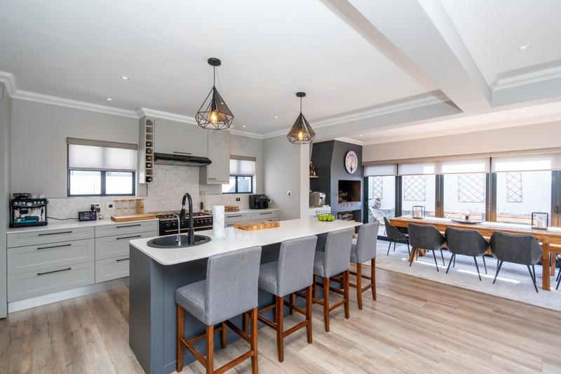 4 Bedroom Property for Sale in Calypso Beach Western Cape